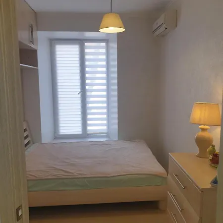 Cozy In The Center Of Apartment