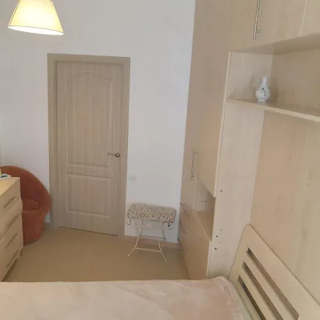 Cozy In The Center Of *