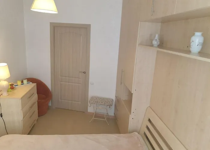 Cozy In The Center Of *